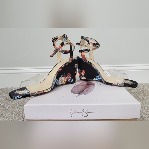 Jessica Simpson Arlisa Wedge Sandal - Picture 3 of 7